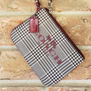 💜 Coach Plaid Wristlet 💜